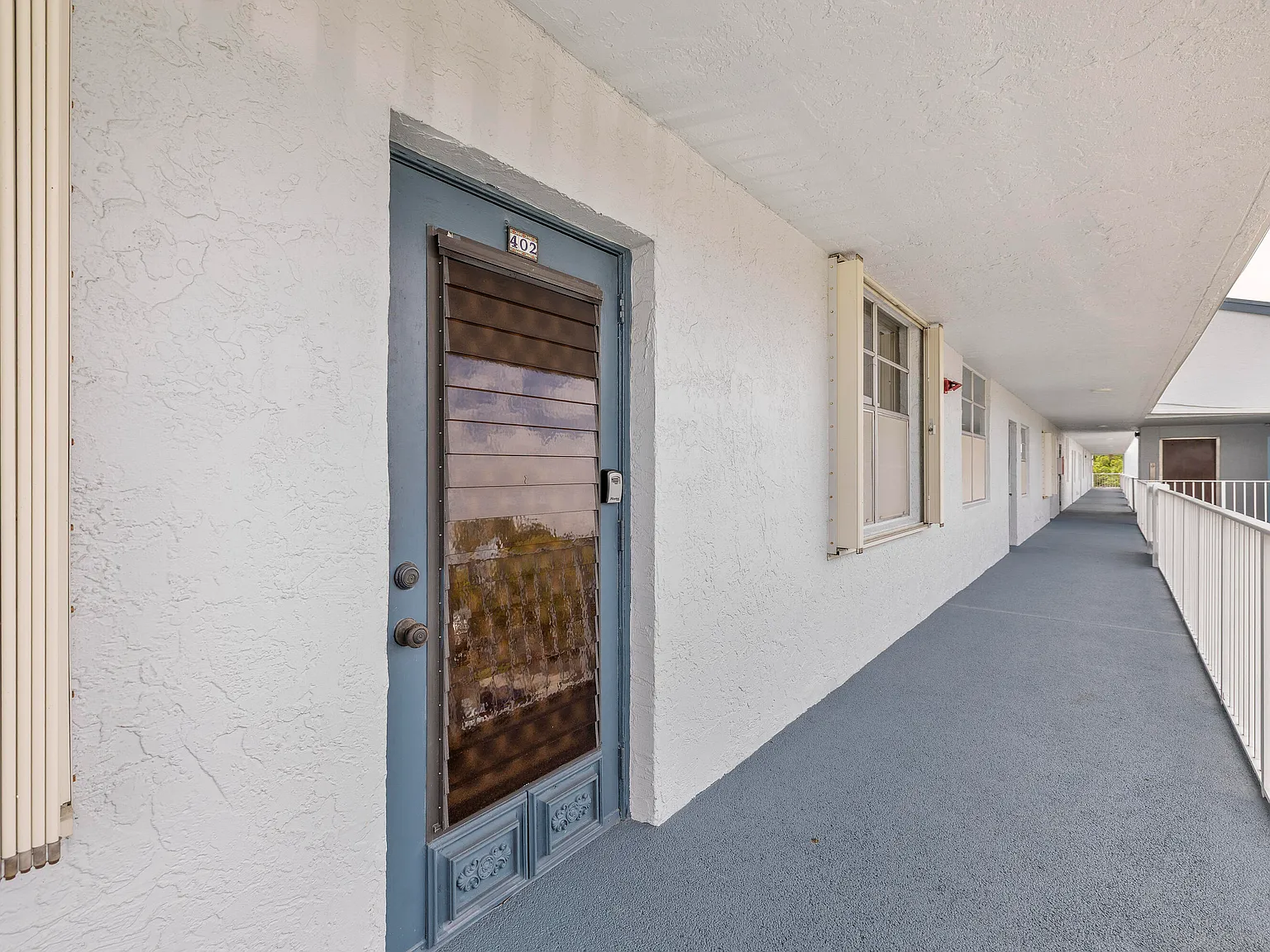 Palm Springs II Condo — Photo 2