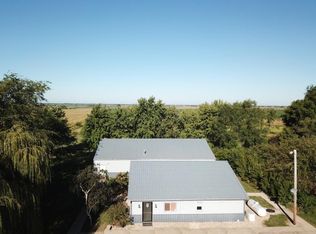 29005 N 1100 East Rd, Blackstone, IL 61313