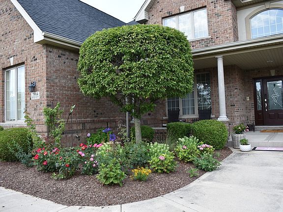 3rd image of 7914 Pineview Ln