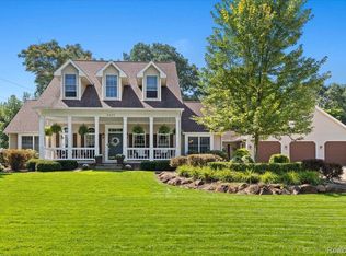 5425 Stowe Trl, Clarkston, MI 48348