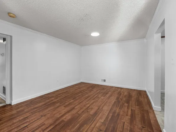 47 Dogwood Street image 7 of 22