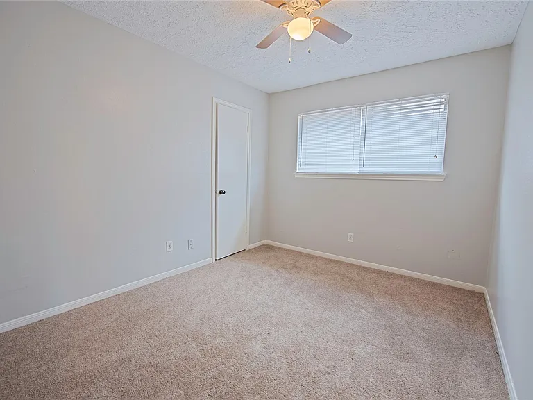 21310 Park Run Dr — Photo 10