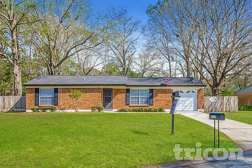 2718 Pinewood Blvd N Photo 1