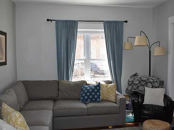 2nd image of 1440 W Waveland Ave #1