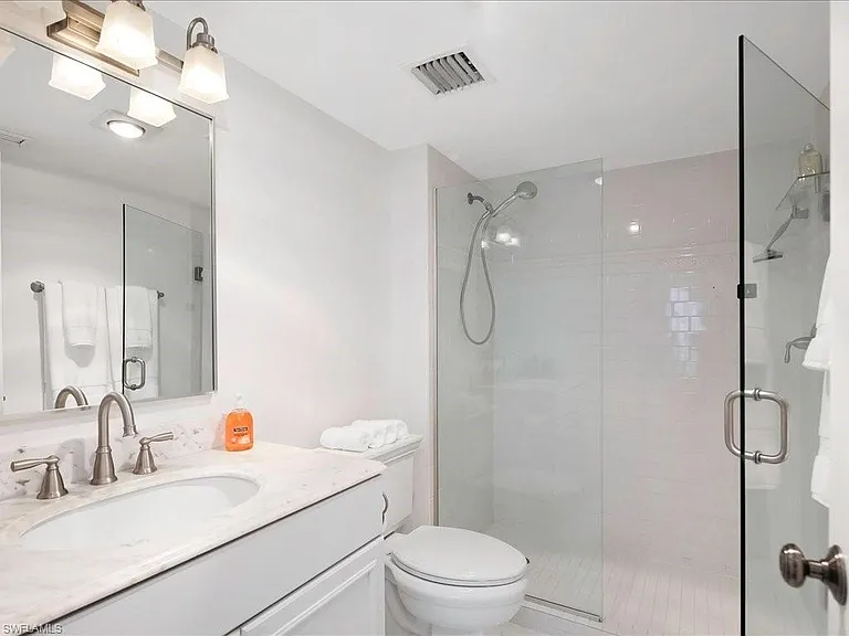 2750 Gulf Shore Blvd N #602 — Photo 20
