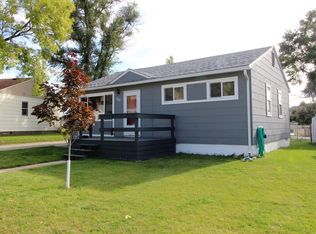 828 Dove St, Glendive, MT 59330