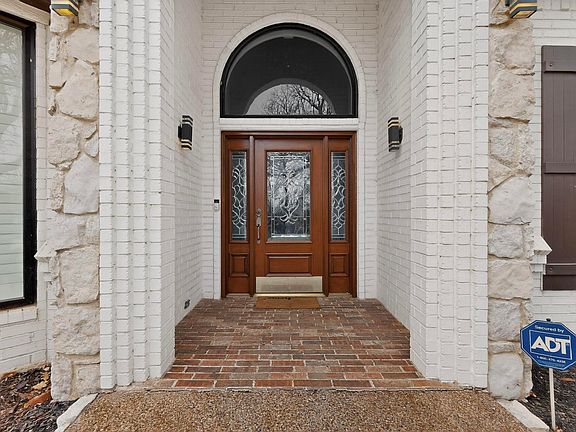4th image of 531 E Hickory Ridge Cir