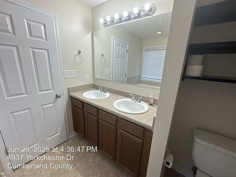 4937 Yorkchester Dr — Photo 11