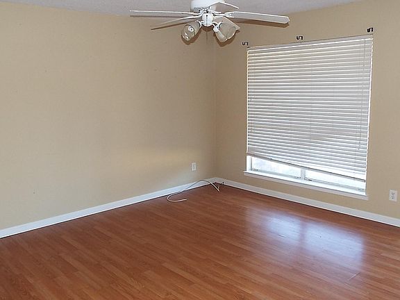 5th image of 1001 Gonzalez Park Dr