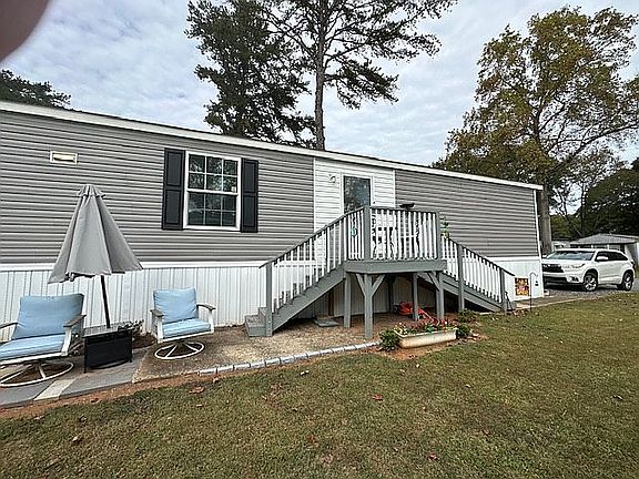 3rd image of 233 Long Leaf Dr