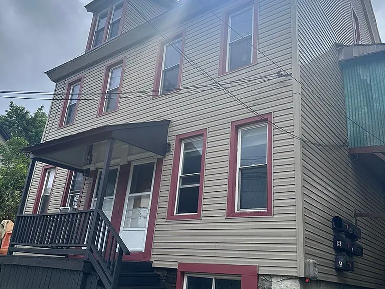 508 Willowbank St — Photo 1