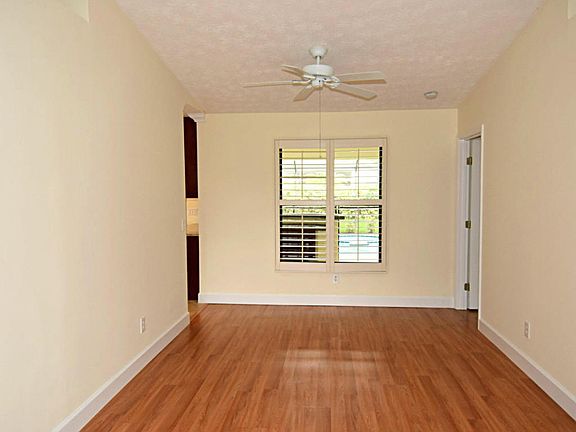 3rd image of 2614 SW Cactus Cir