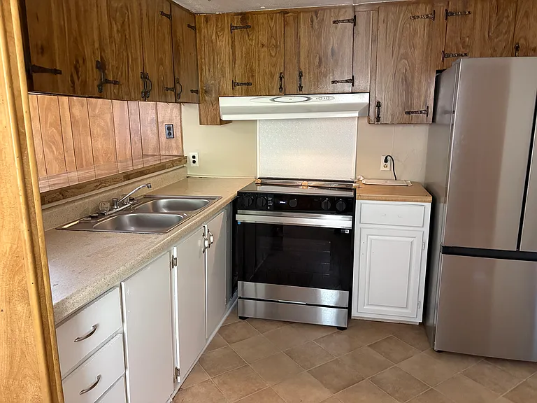 323 Birmingham Ave — Photo 4
