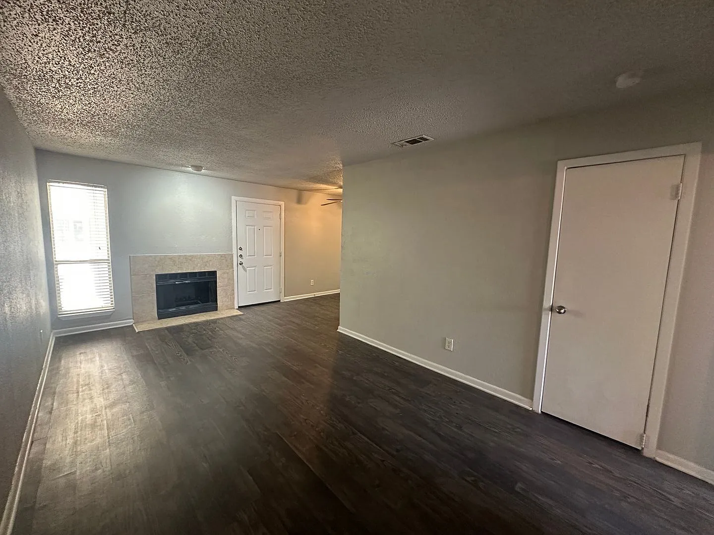 1st floor unit ready for rent! — Photo 3