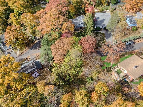 3rd image of 2 Shelburne Road