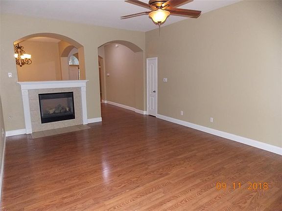 4th image of 429 Sandstone Creek Ln