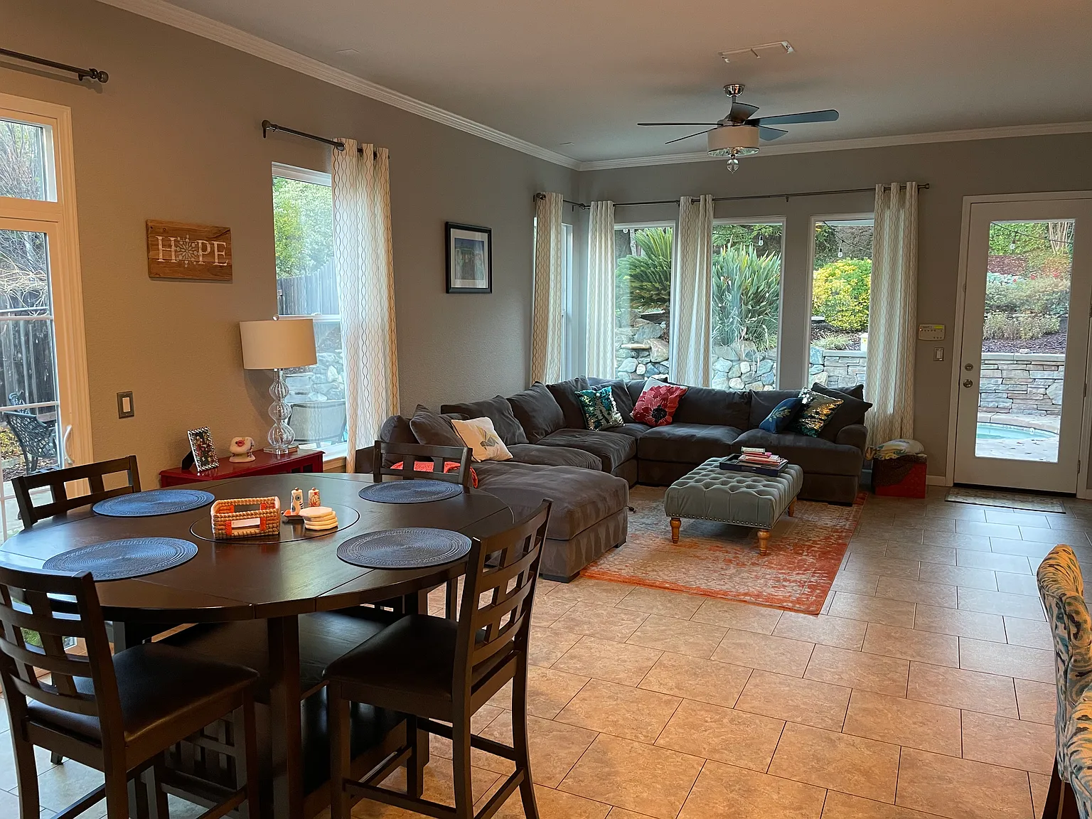 4 bed, 2028 sqft, $3,700 — Photo 2