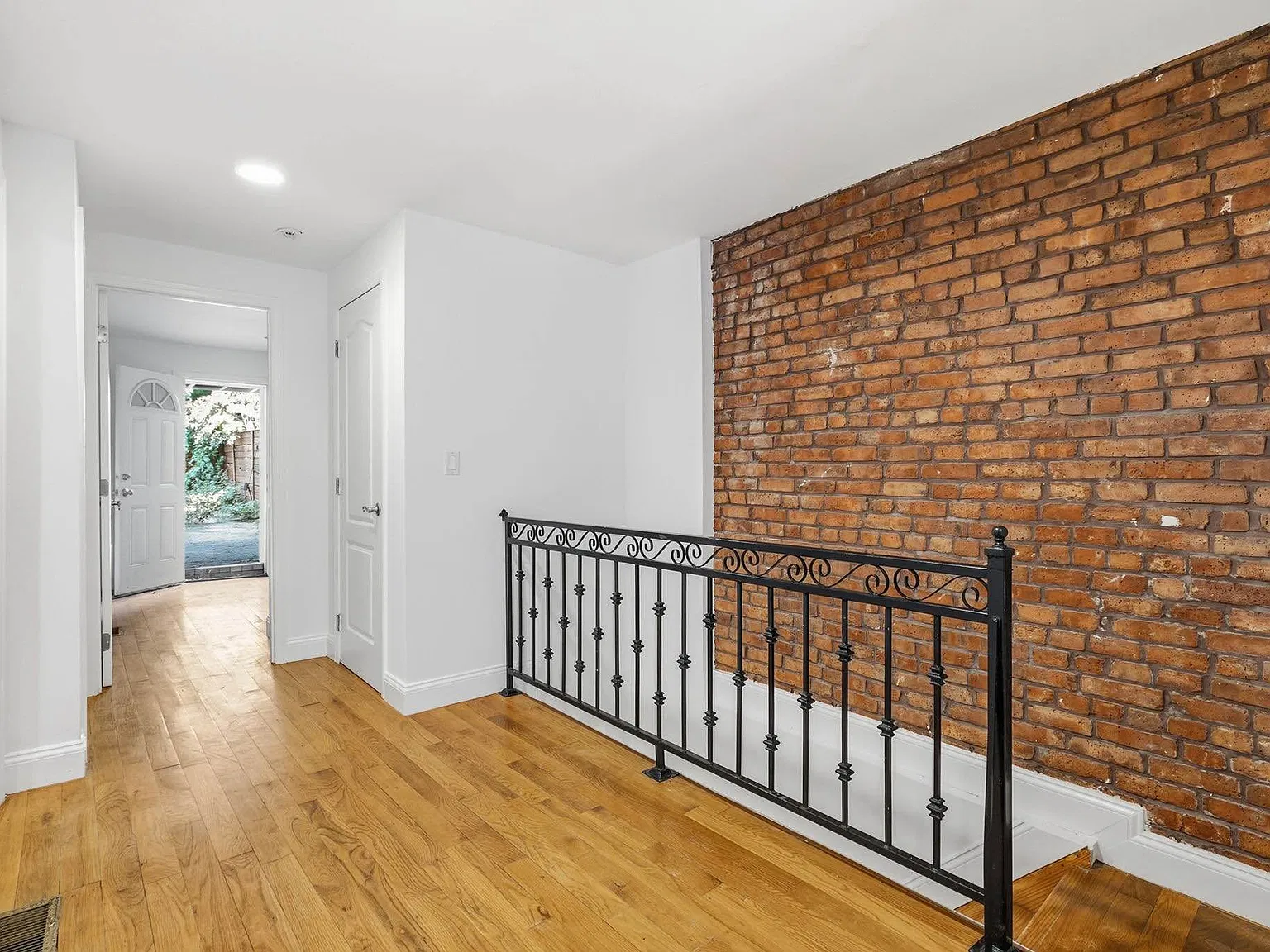 585 Putnam Avenue — Photo 2
