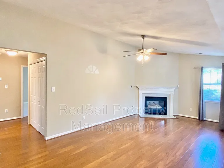 145 Bridle Ln — Photo 6
