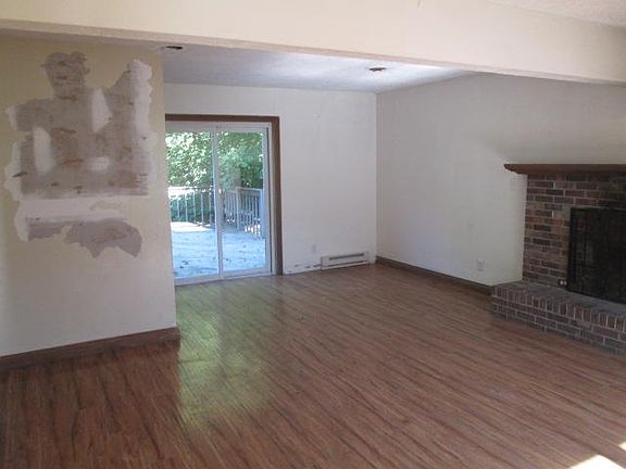 2nd image of 535 Jefferson Valley