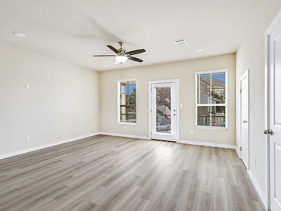 4th image of 21539 Sir Walter Ln
