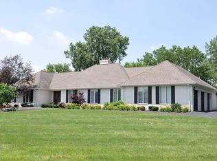 8 Revere Dr, South Barrington, IL 60010