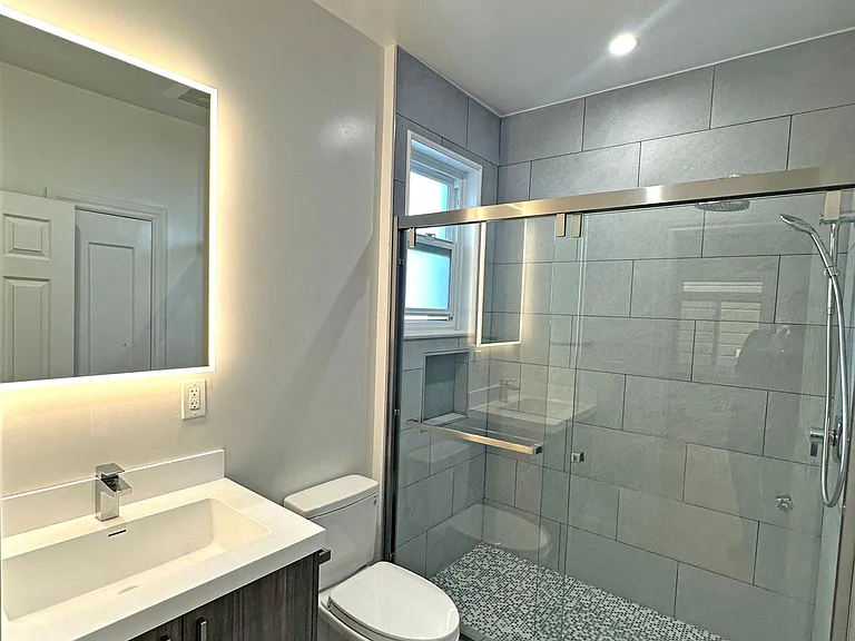1645 Hyde St #3 — Photo 3