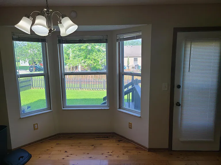 3542 Patcon Way — Photo 11