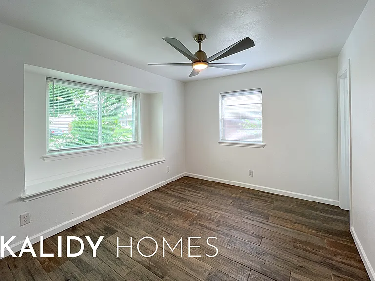 402 W Fairchild Dr — Photo 7