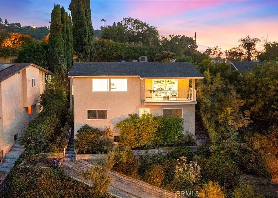 1st image of 2532 Loma Vista Dr