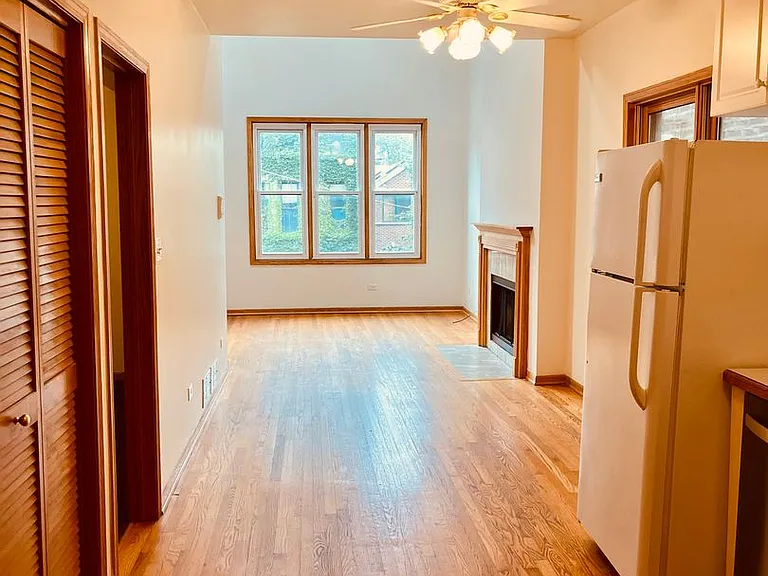 1336 W Huron St — Photo 16