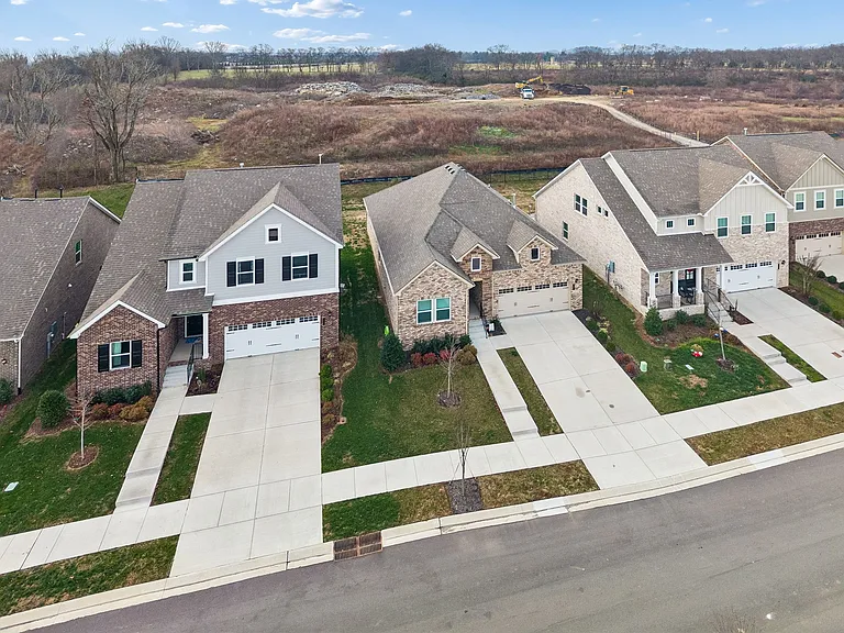 428 Triple Crown Cir — Photo 26