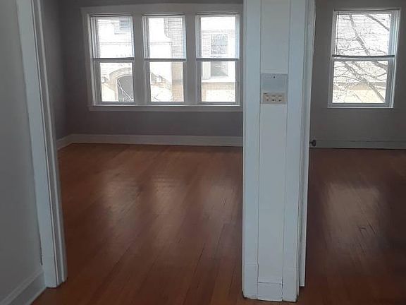 2nd image of 3406 W Foster Ave APT 1B