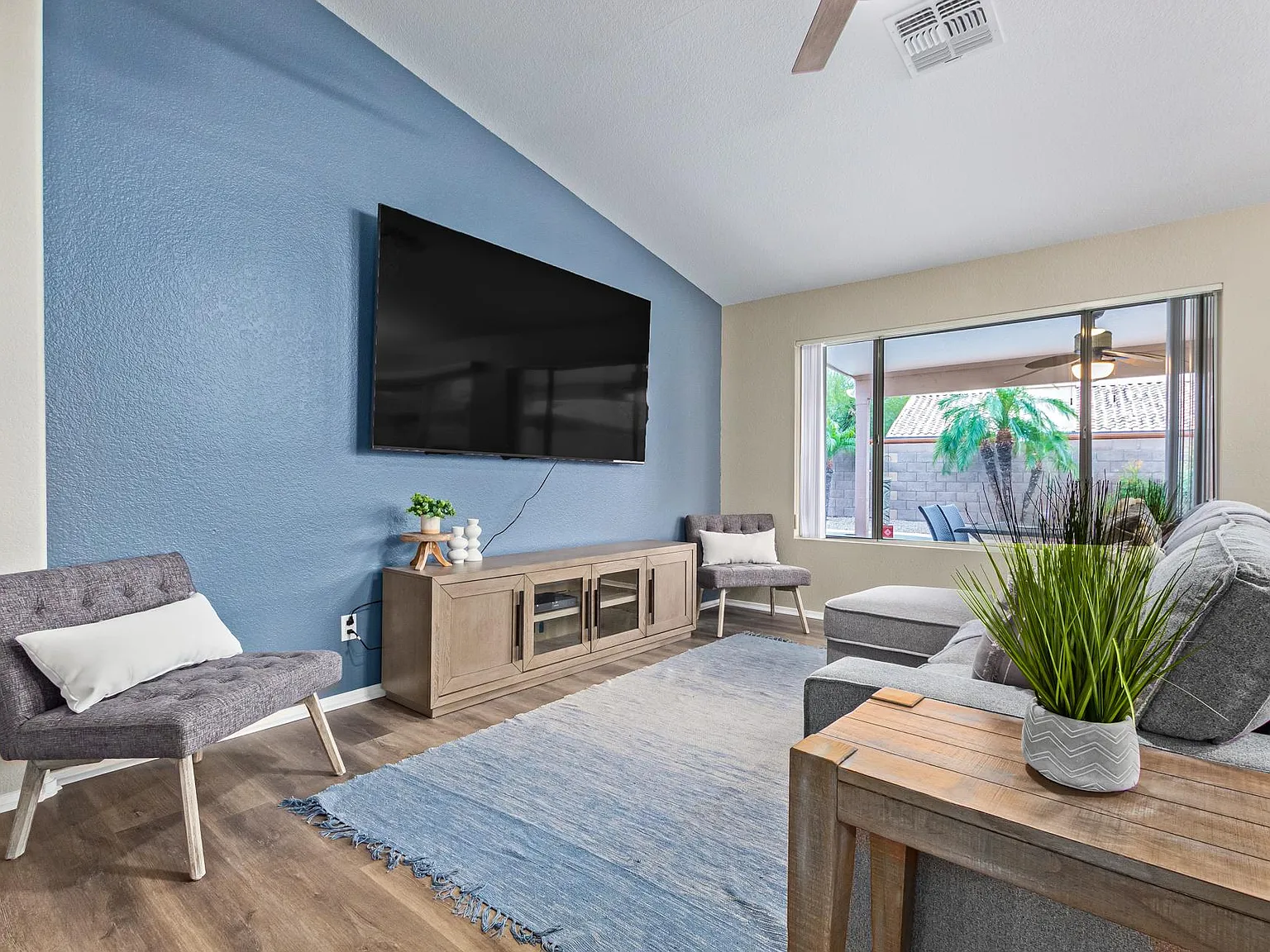 3 bed, 1542 sqft, $5,995 — Photo 4