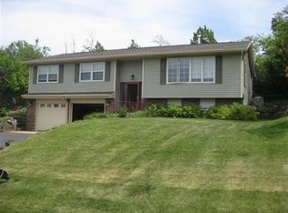 2176 Fallen Oak Trl, Stoughton, WI 53589