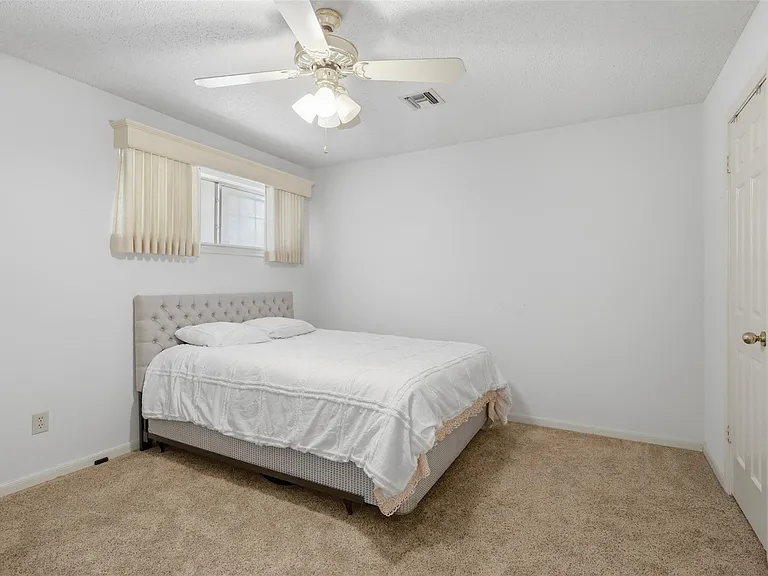 321 Champions Colony St #III — Photo 16