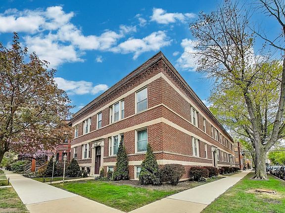 2nd image of 6217 N Greenview Ave #2