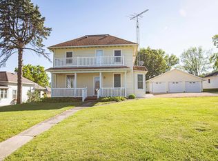 417 S Main St, Elizabeth, IL 61028