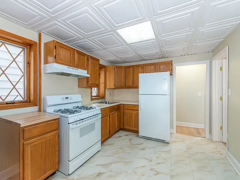 91 Walnut St — Photo 6