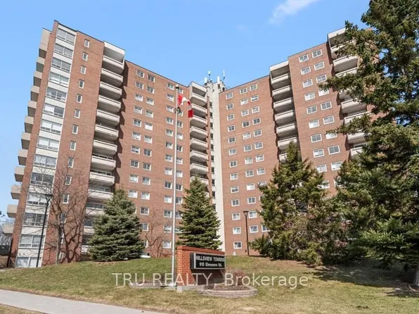 915 Elmsmere Rd #507, Ottawa, ON K1J 8H8