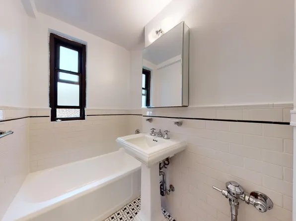 141 East 56th Street image 14 of 15