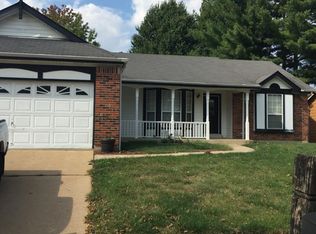 4139 Fox Crossing Dr, Florissant, MO 63034