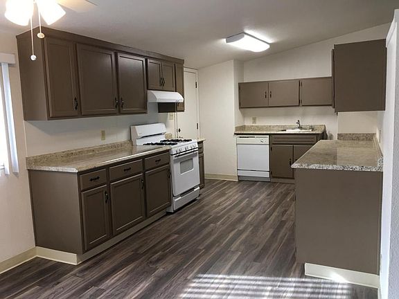 2nd image of 8941 Rosewood Dr