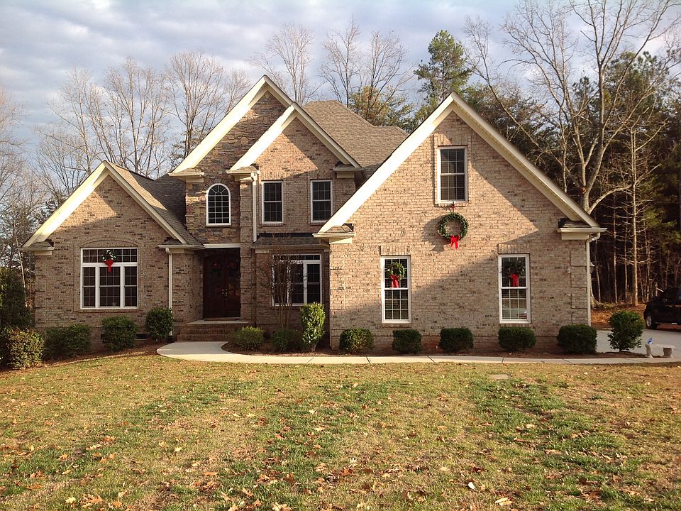 2nd image of 150 Orchard Farm Ln