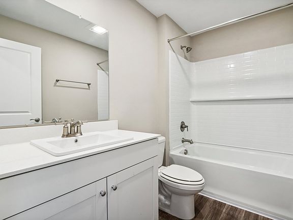 4th image of 820 Marsh Aster Dr