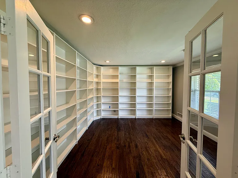 13455 Mill Grove Ln — Photo 3