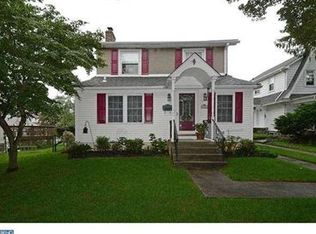 332 E Manoa Rd, Havertown, PA 19083