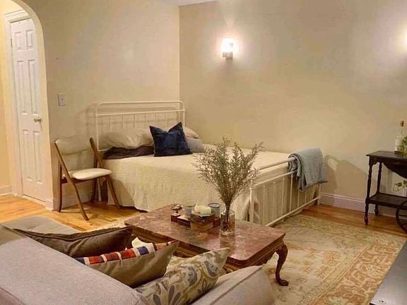 2nd image of 33 Brevoort Pl #1CL