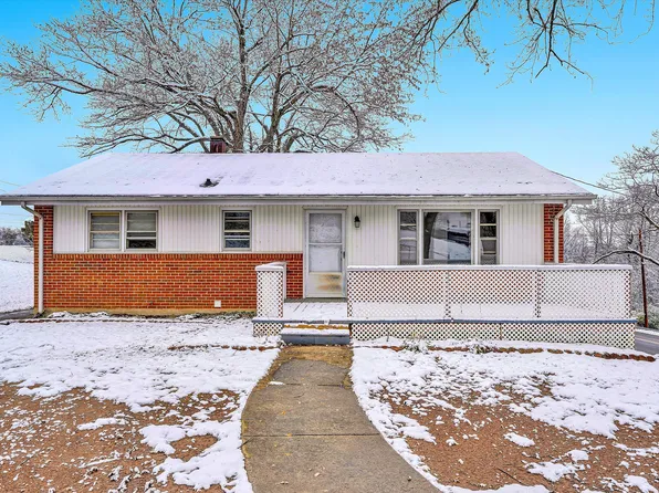 402 Cherryhill Rd NW, Roanoke, VA 24017