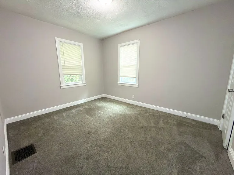 1708 Hunt Rd — Photo 6